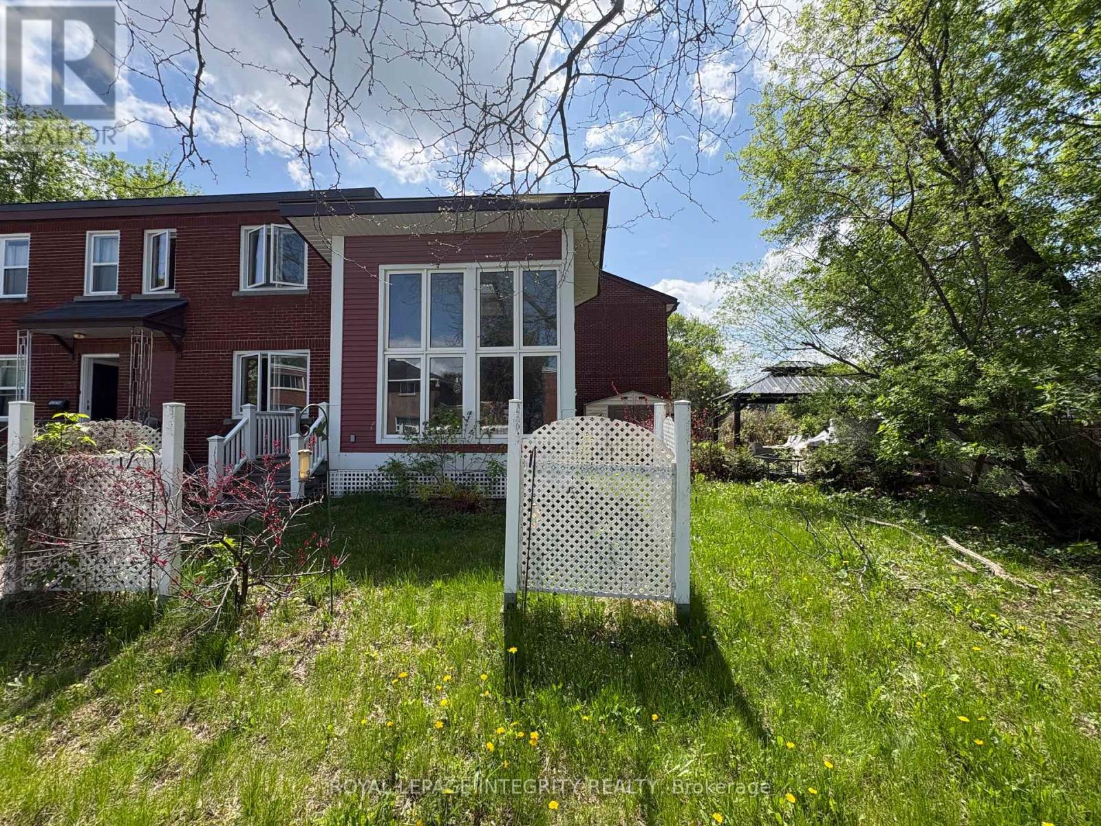 1222 Dorchester Avenue, Ottawa, Ontario  K1Z 8E4 - Photo 2 - X13671920