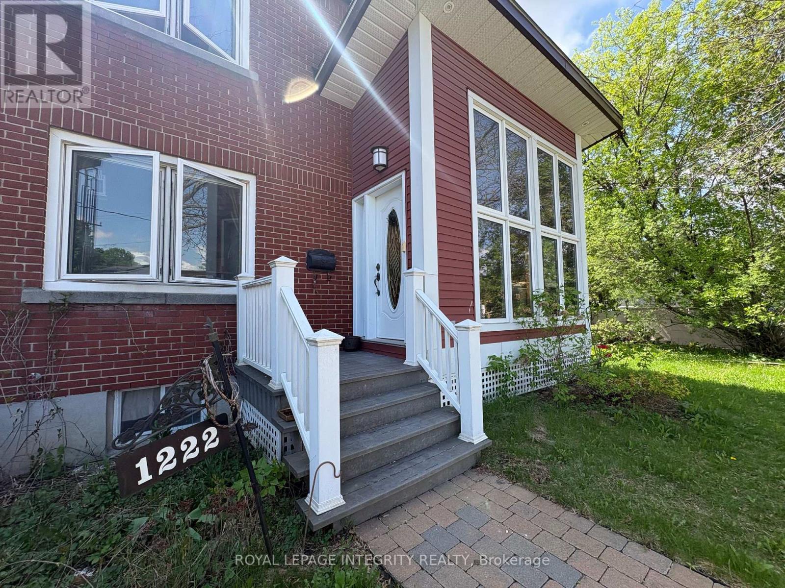 1222 Dorchester Avenue, Ottawa, Ontario  K1Z 8E4 - Photo 3 - X13671920