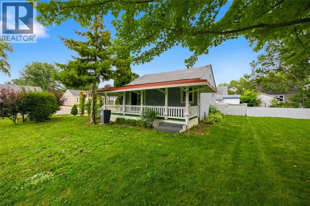 641 Maple Avenue, Sarnia, Ontario N7T 4H7 - Photo 2 - 26019725