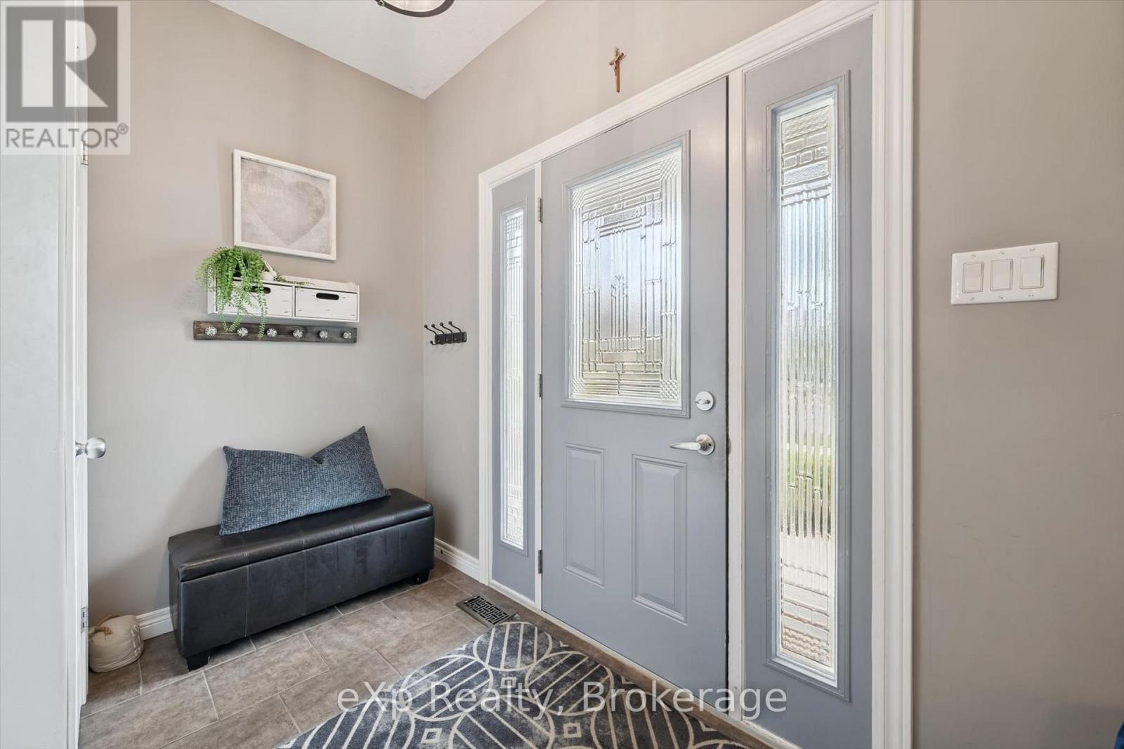 41 Westra Drive, Guelph, Ontario  N1K 0B4 - Photo 7 - X13672036