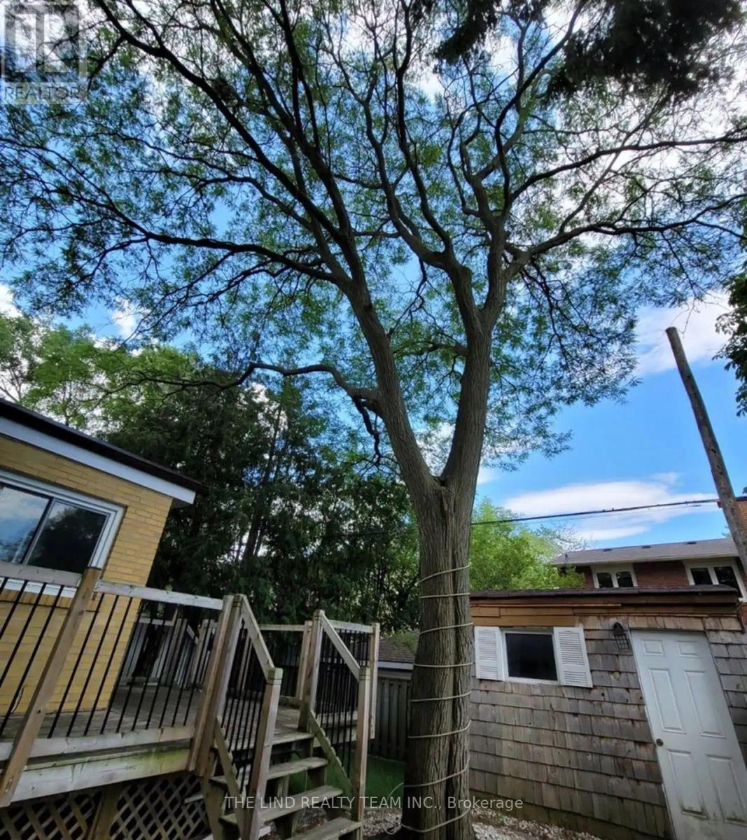 95 Overland Drive, Toronto, Ontario  M3C 2C3 - Photo 13 - C13671806