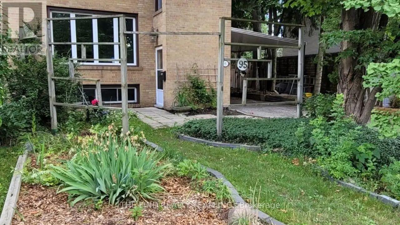 95 Overland Drive, Toronto, Ontario  M3C 2C3 - Photo 2 - C13671806