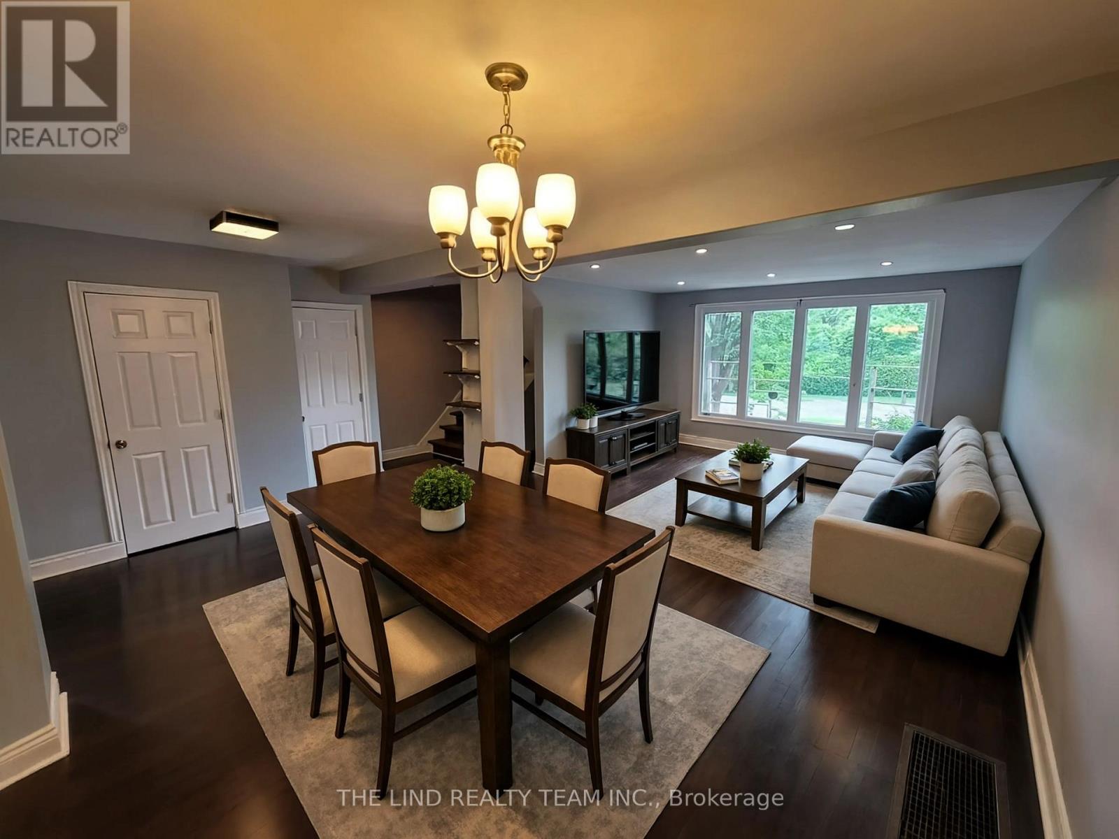 95 Overland Drive, Toronto, Ontario  M3C 2C3 - Photo 4 - C13671806