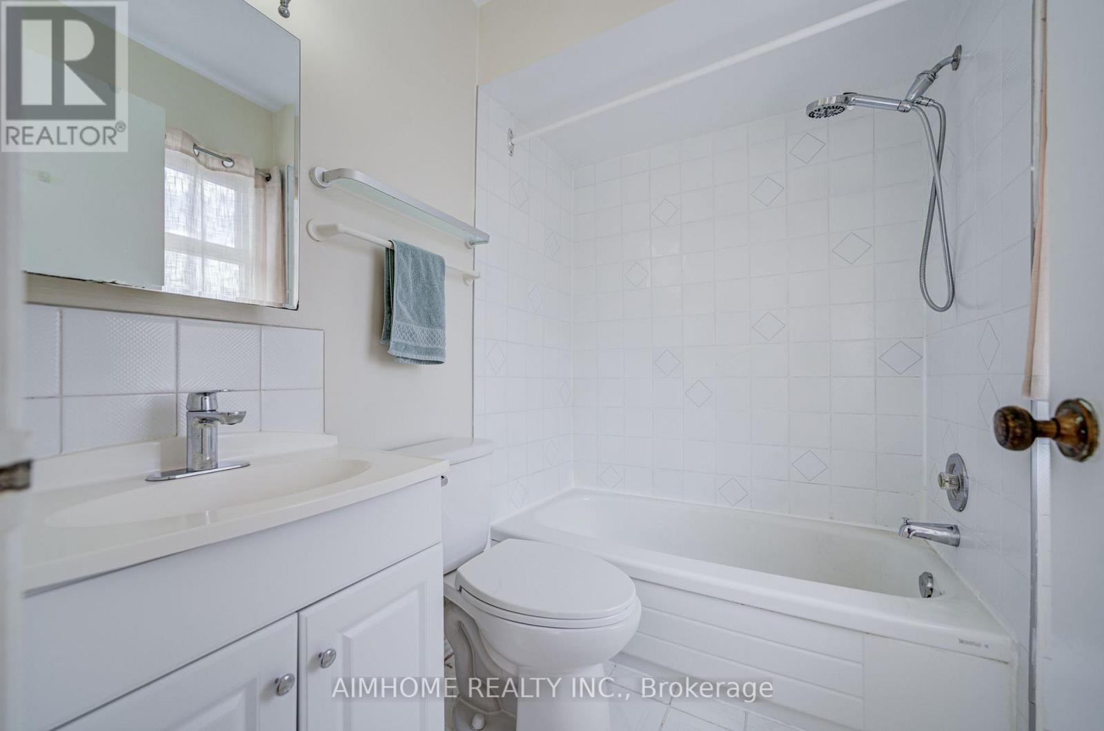 163 Chipwood Crescent, Toronto, Ontario  M2J 3X6 - Photo 21 - C13671918