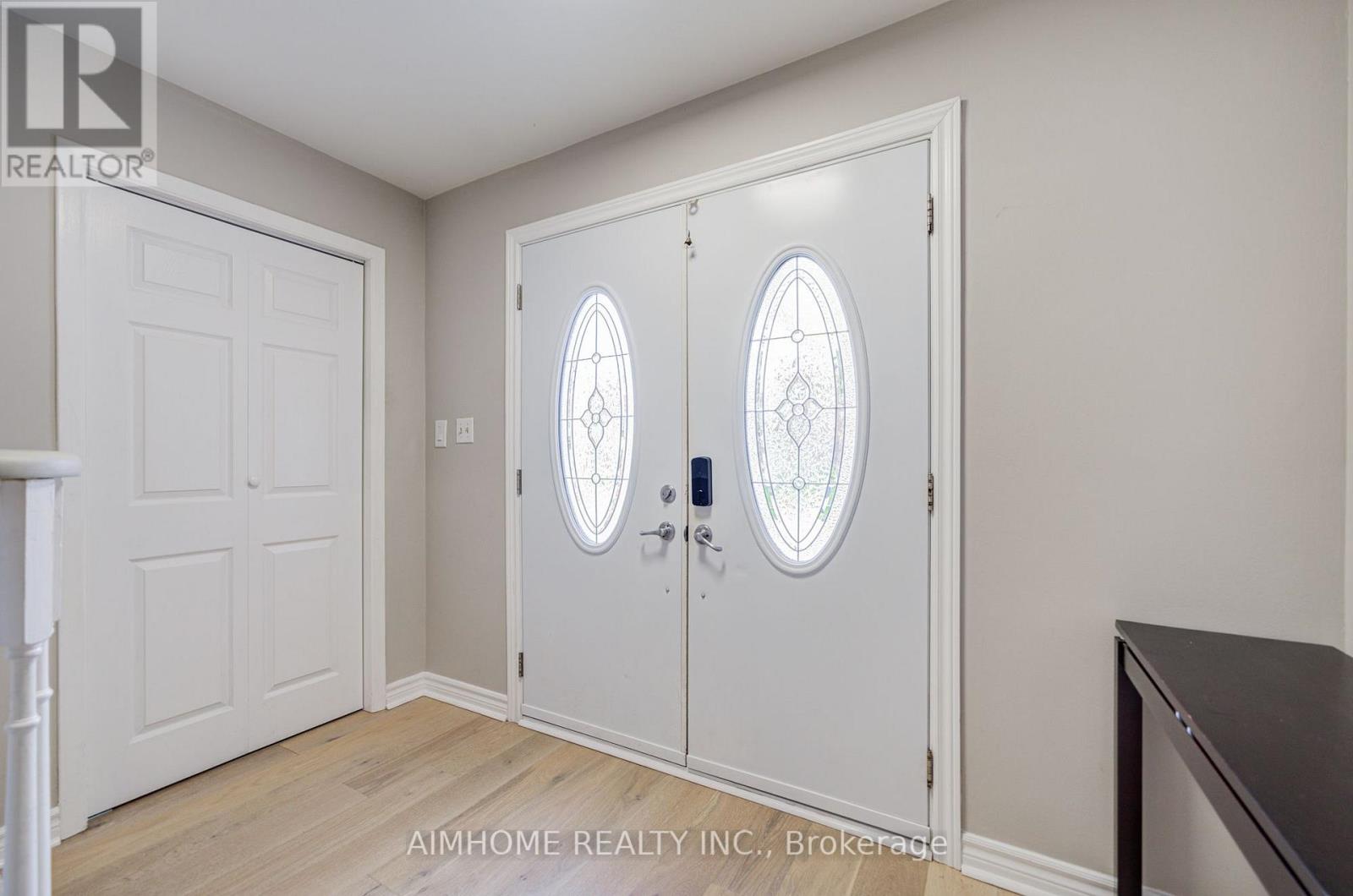 163 Chipwood Crescent, Toronto, Ontario  M2J 3X6 - Photo 4 - C13671918
