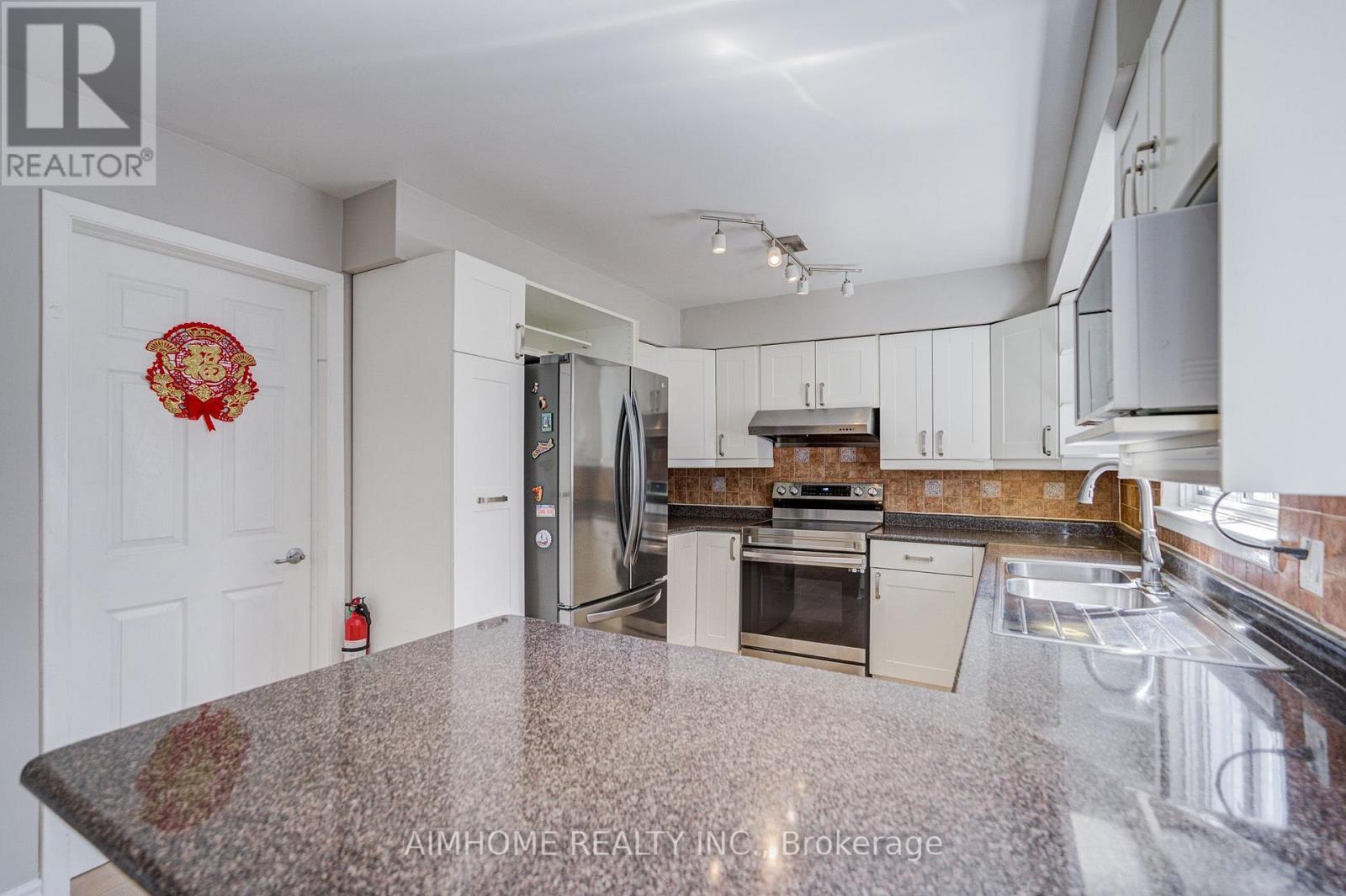 163 Chipwood Crescent, Toronto, Ontario  M2J 3X6 - Photo 9 - C13671918