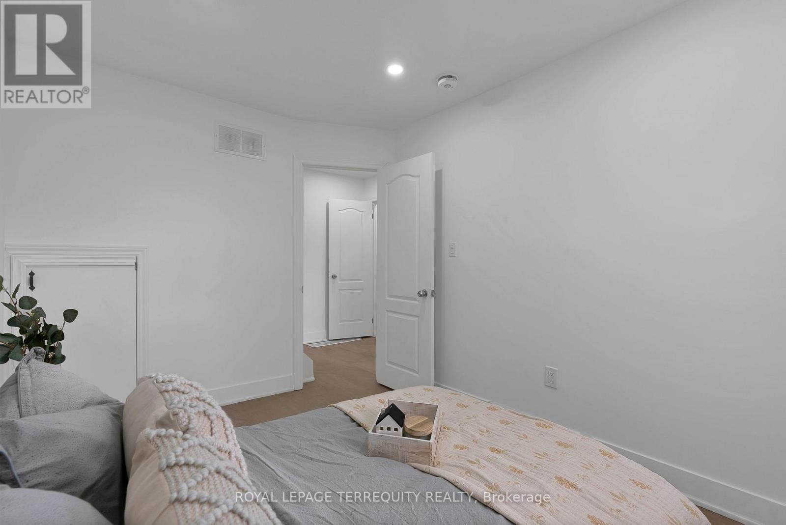 40 Leroy Avenue, Toronto, Ontario  M4J 4G8 - Photo 17 - E13671958