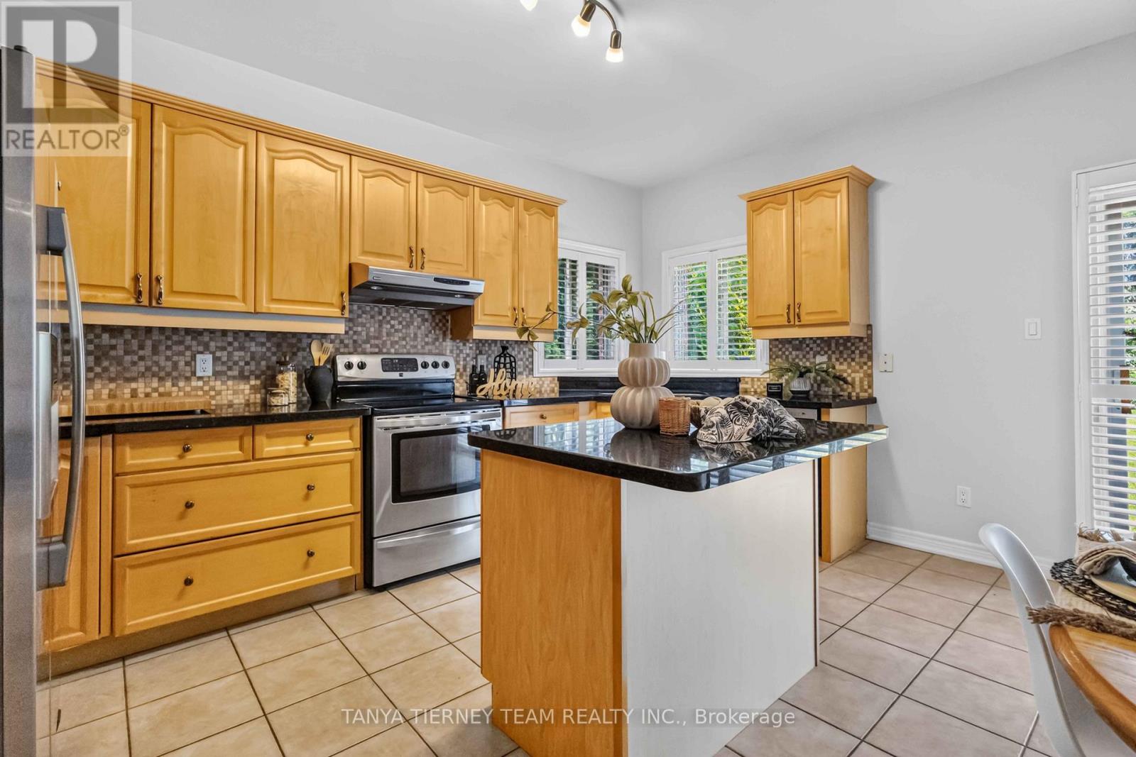 1775 Spartan Court, Pickering, Ontario  L1V 7G6 - Photo 17 - E13671968