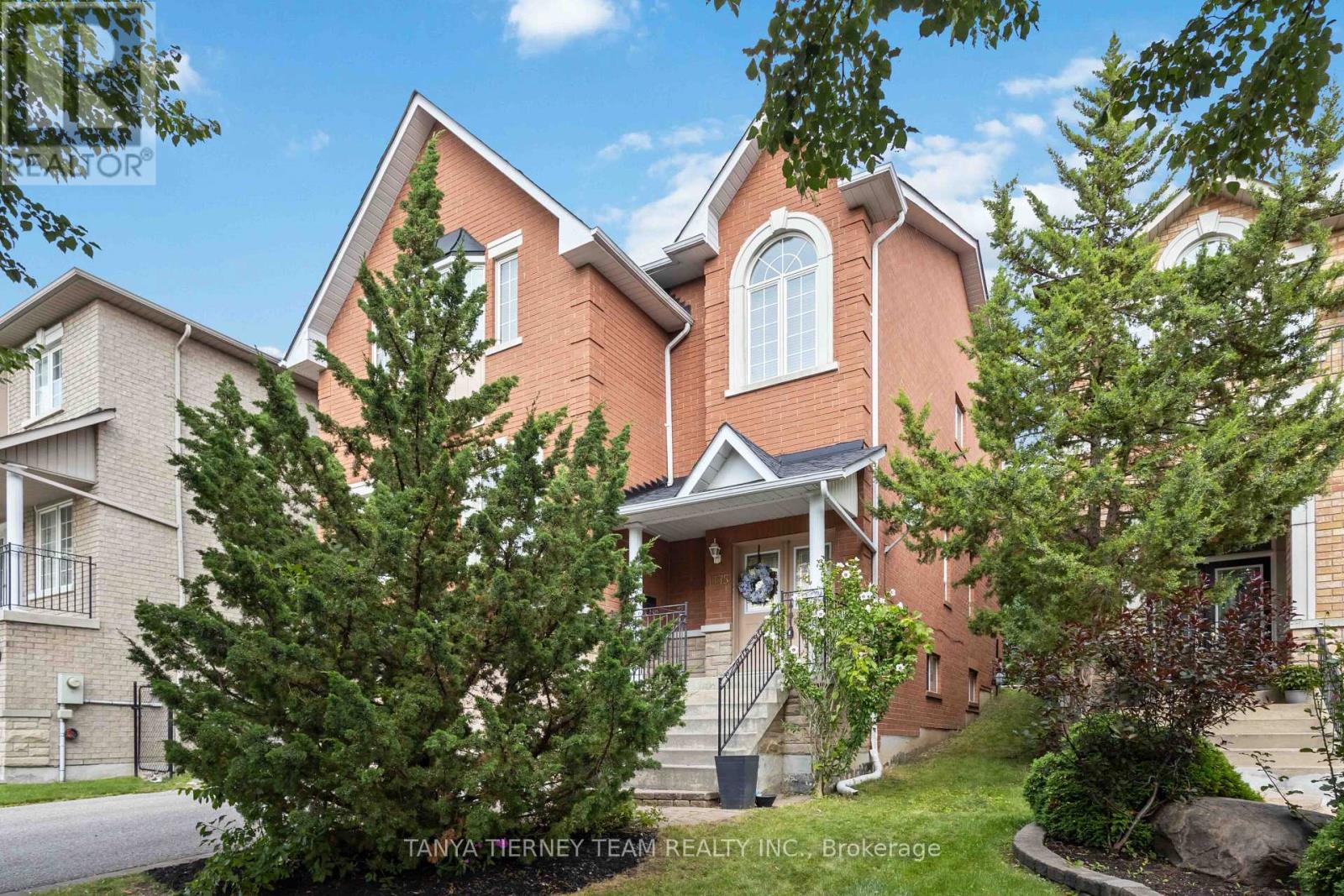 1775 Spartan Court, Pickering, Ontario  L1V 7G6 - Photo 3 - E13671968