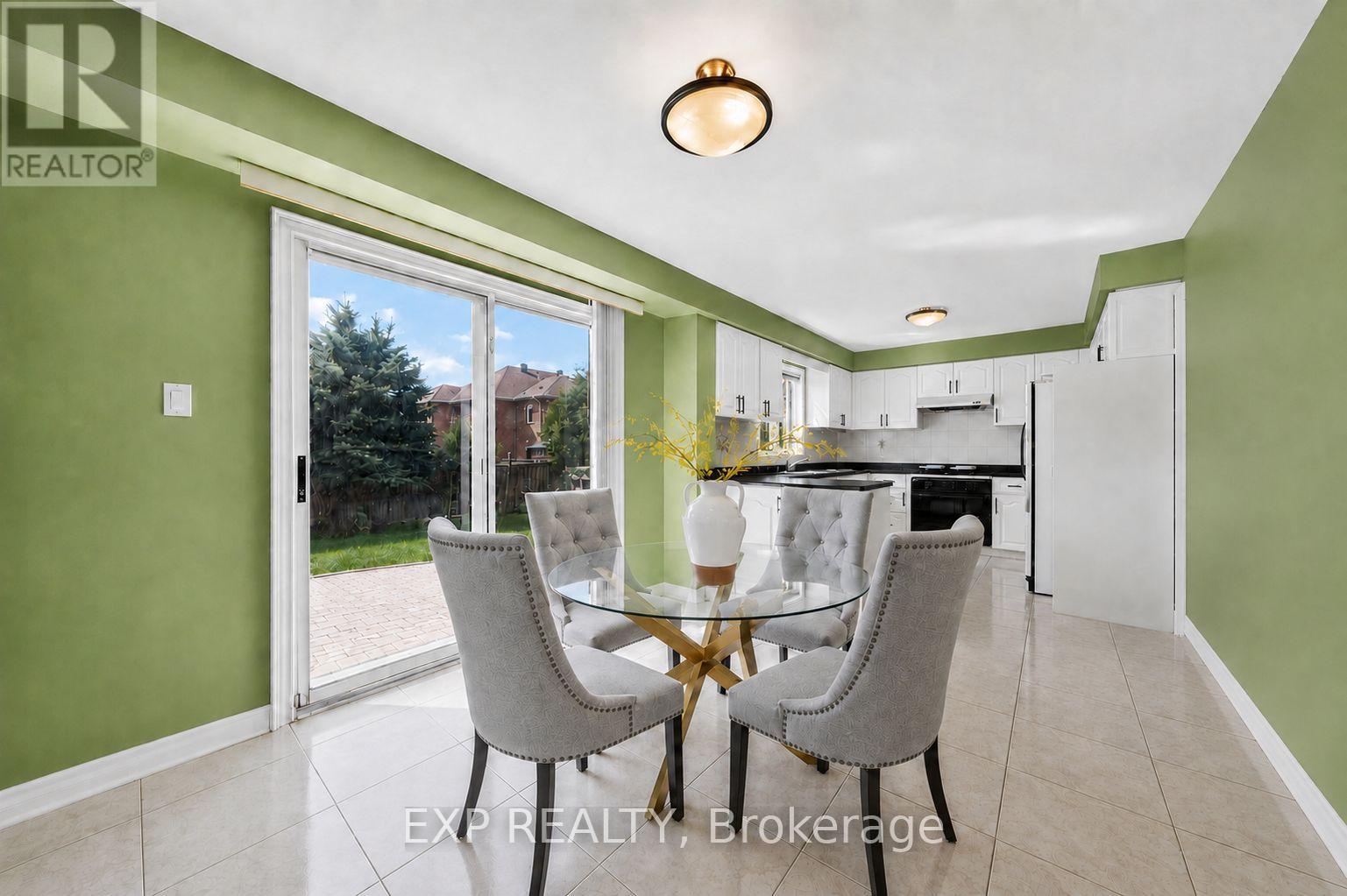 19 Springbrook Drive, Richmond Hill, Ontario  L4B 3R9 - Photo 11 - N13671804