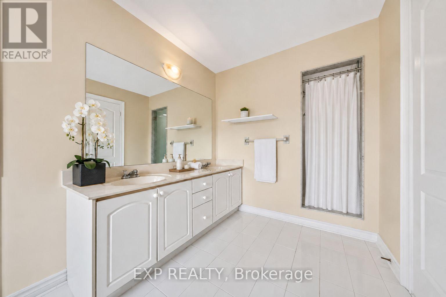 19 Springbrook Drive, Richmond Hill, Ontario  L4B 3R9 - Photo 18 - N13671804