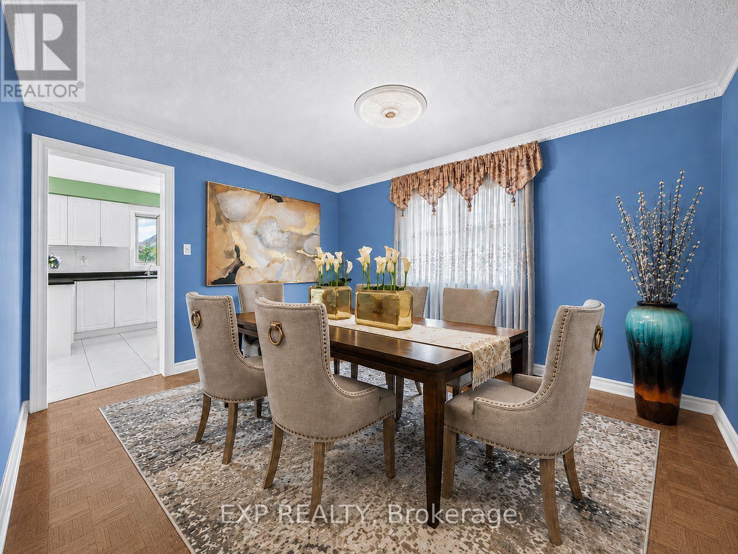 19 Springbrook Drive, Richmond Hill, Ontario  L4B 3R9 - Photo 5 - N13671804