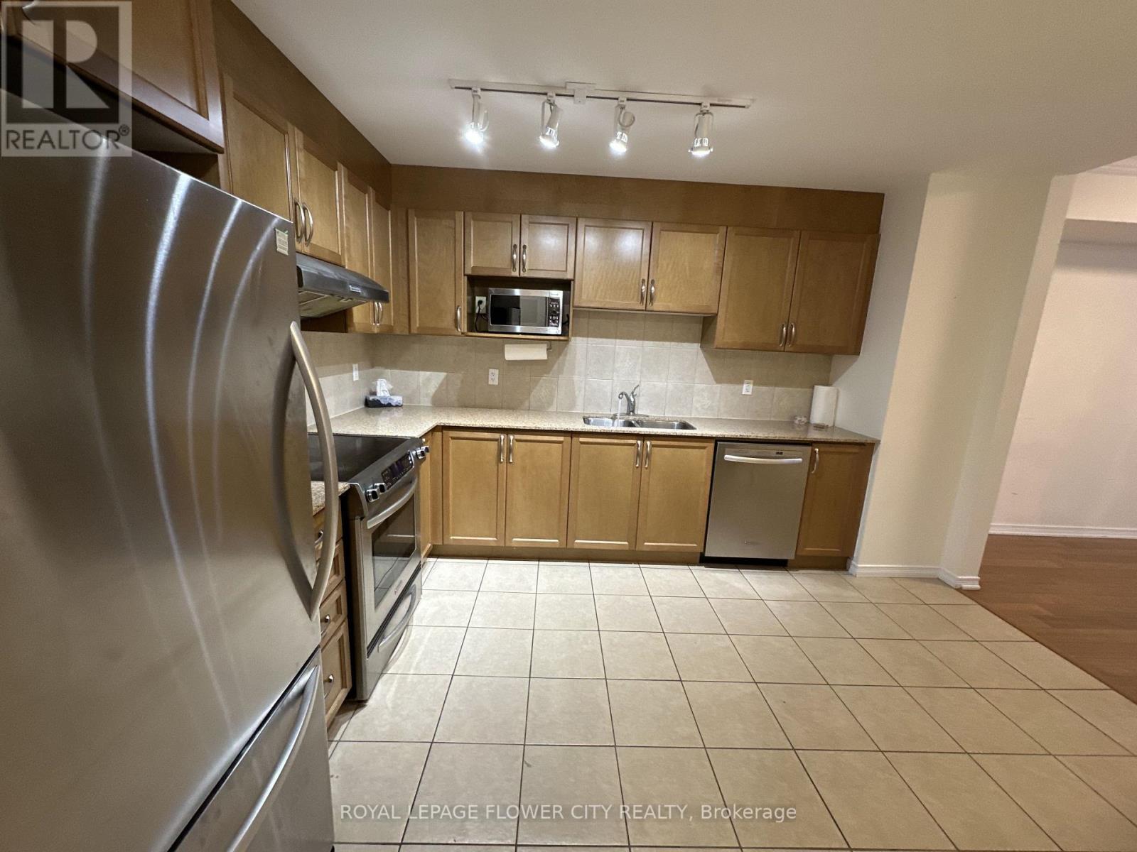616 - 8 Maison Parc Court, Vaughan, Ontario  L4J 9K5 - Photo 10 - N13671820
