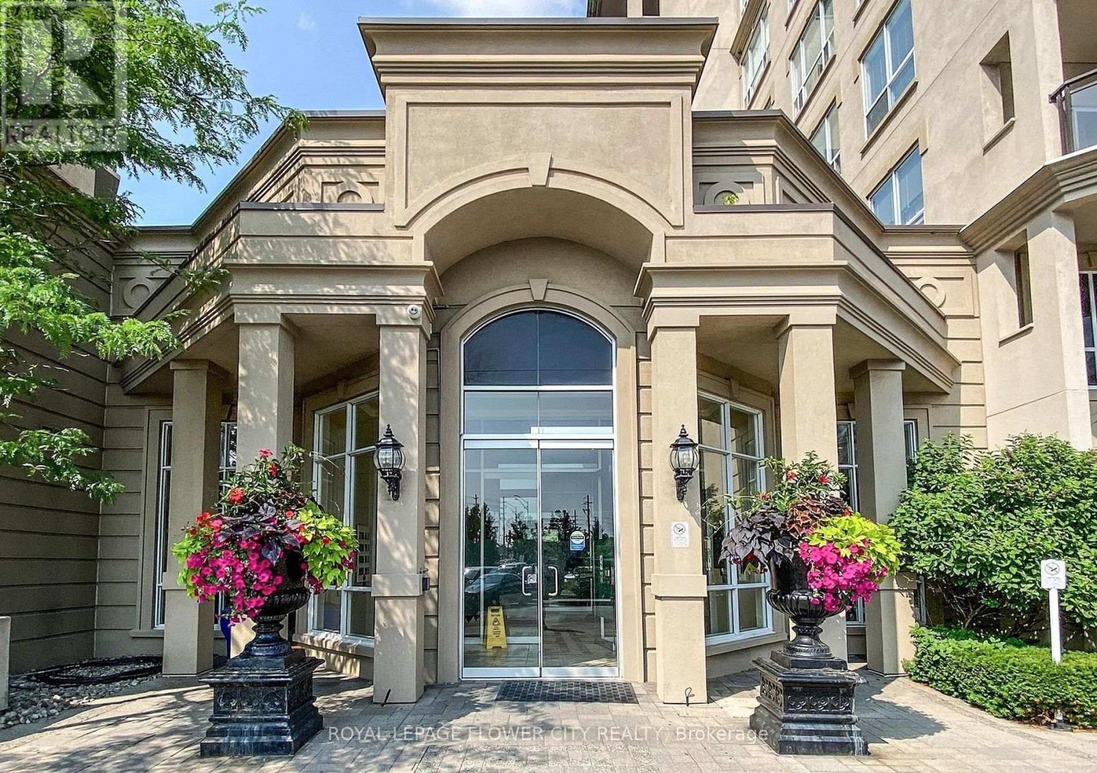 616 - 8 Maison Parc Court, Vaughan, Ontario  L4J 9K5 - Photo 2 - N13671820