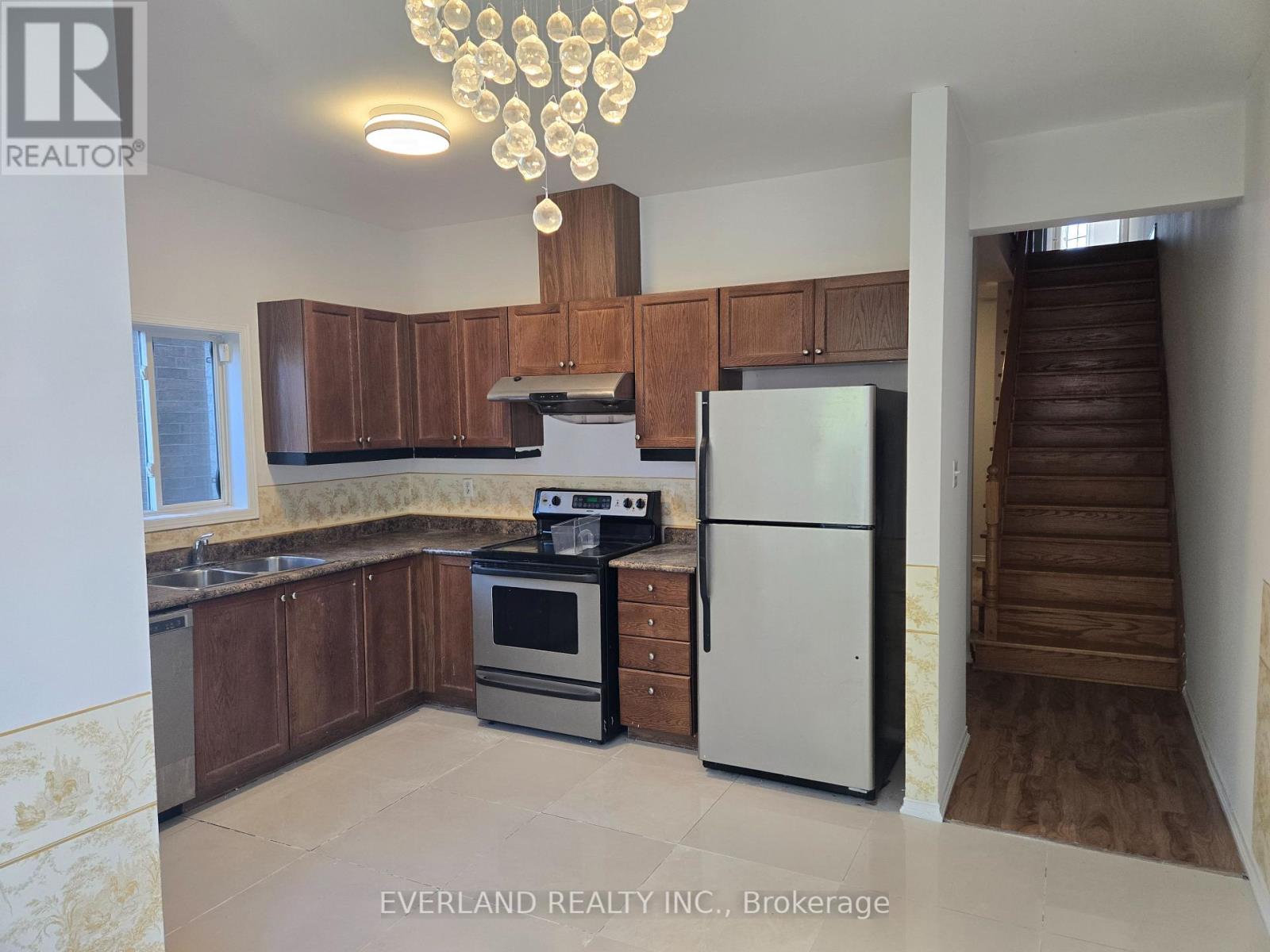 212 Maple Sugar Lane, Vaughan, Ontario  L4J 9A8 - Photo 3 - N13671856