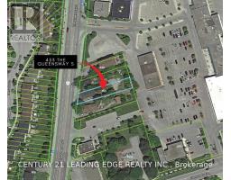 453 THE QUEENSWAY S, Georgina, Ontario