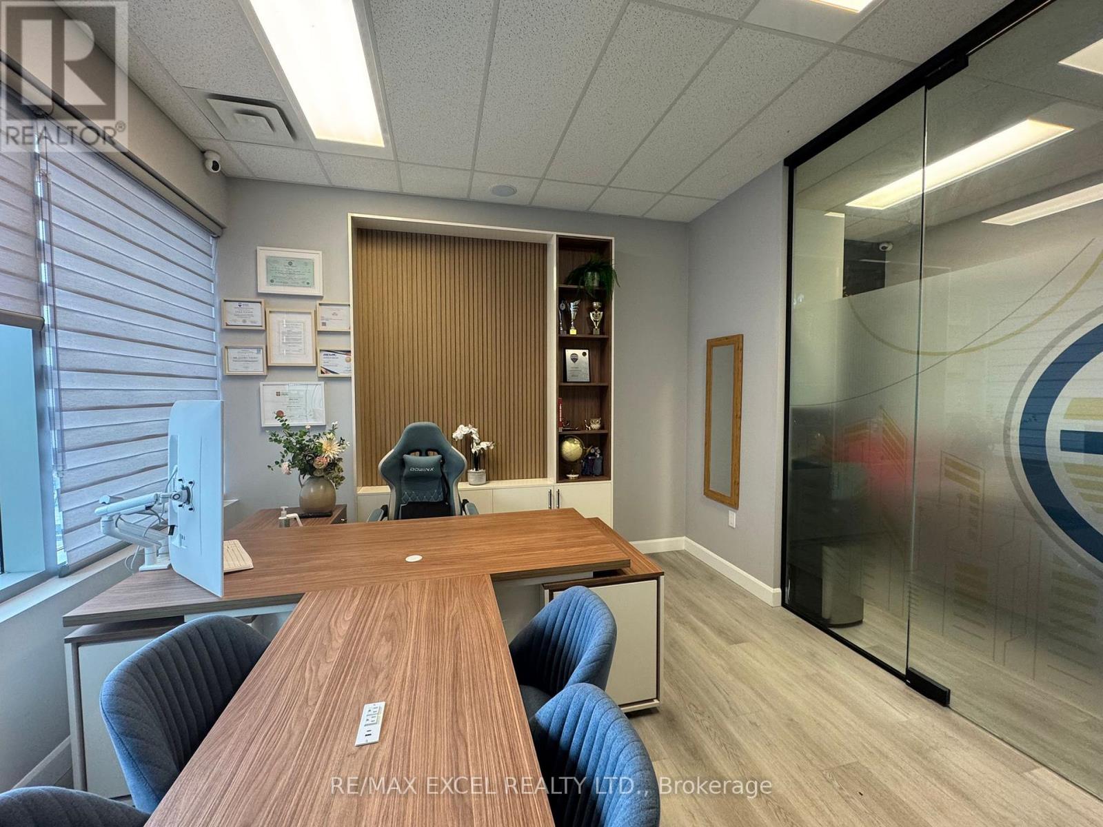 202 - 7163 Yonge Street, Markham, Ontario  L3T 0C6 - Photo 1 - N13671888