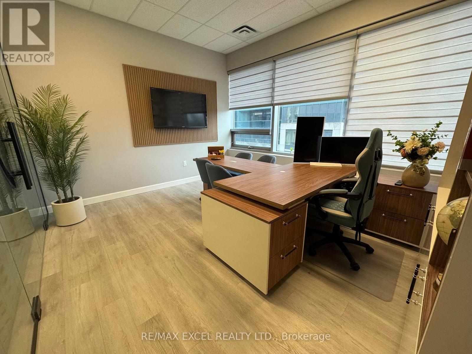202 - 7163 Yonge Street, Markham, Ontario  L3T 0C6 - Photo 4 - N13671888