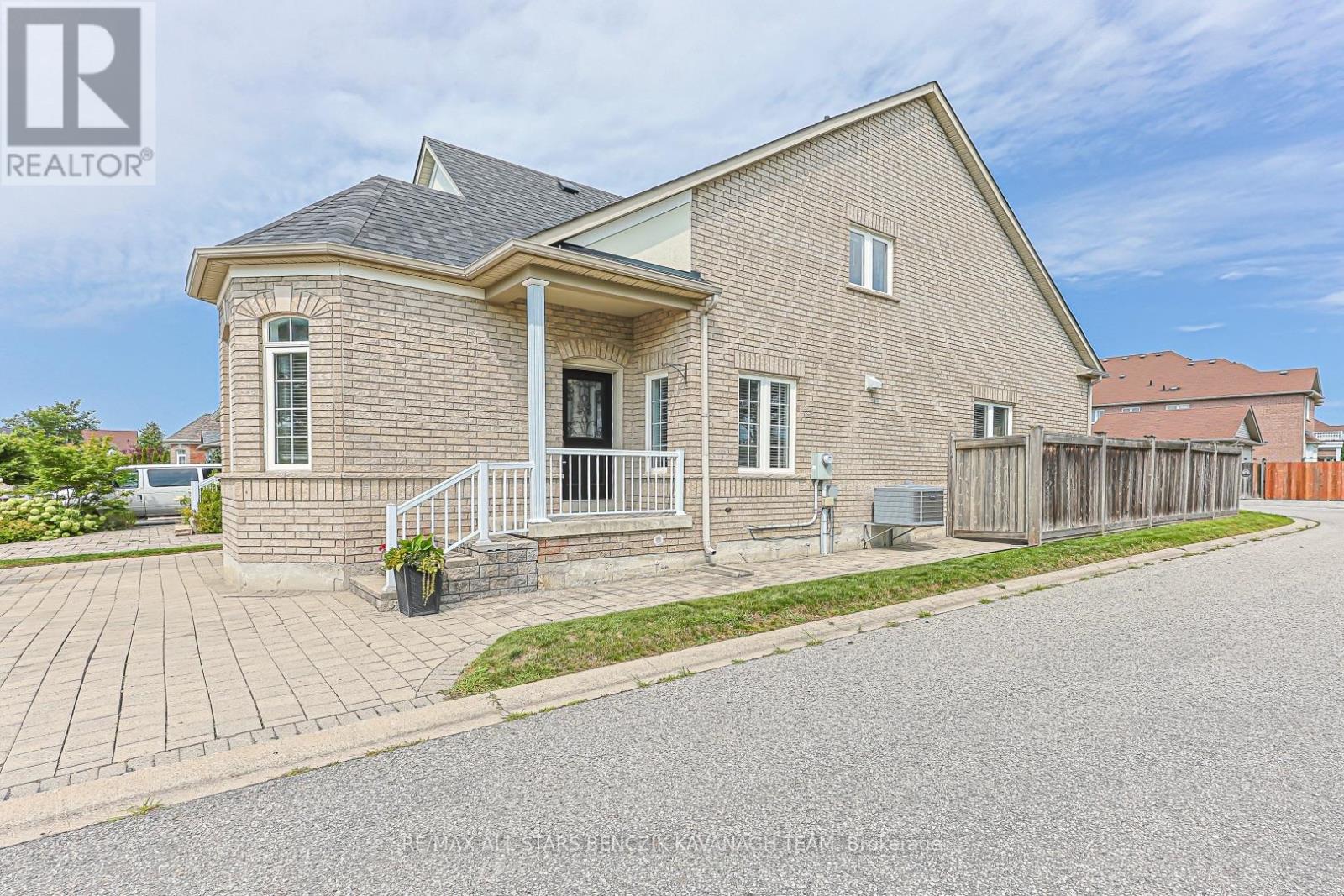 57 Outlook Terrace Drive, Markham, Ontario  L6E 1J6 - Photo 3 - N13671946