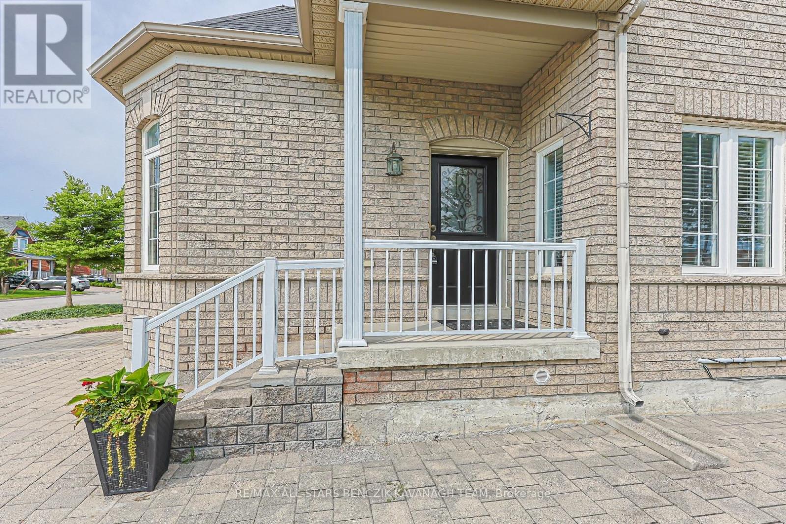 57 Outlook Terrace Drive, Markham, Ontario  L6E 1J6 - Photo 6 - N13671946