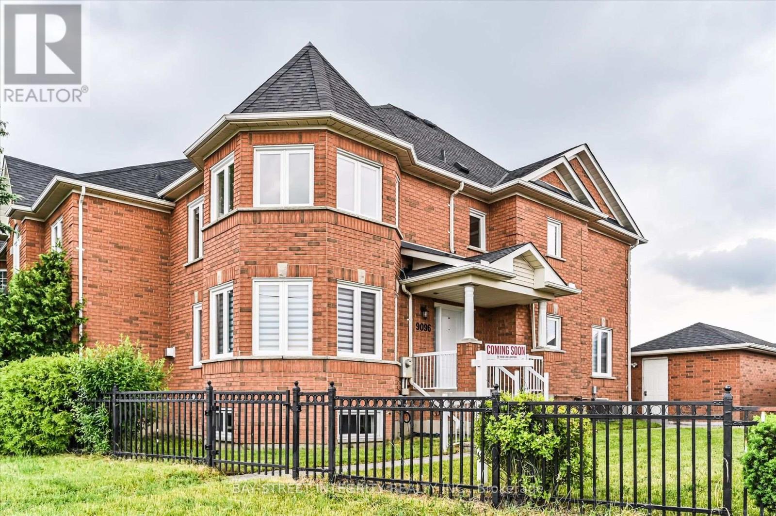9096 Dufferin Street N, Vaughan, Ontario L4K 5M3 - Photo 2 - N13672028