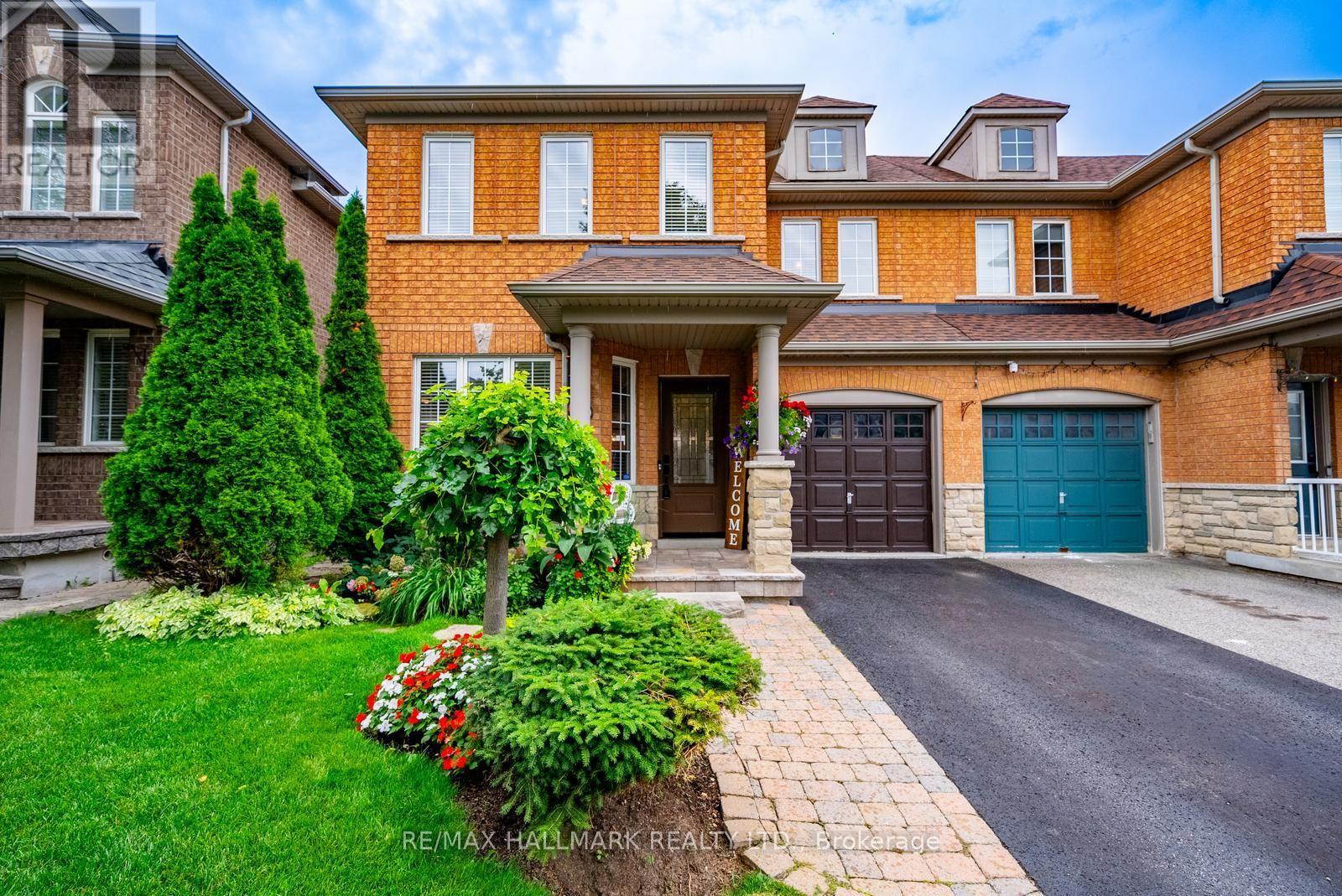 25 STARR CRESCENT, Aurora, Ontario