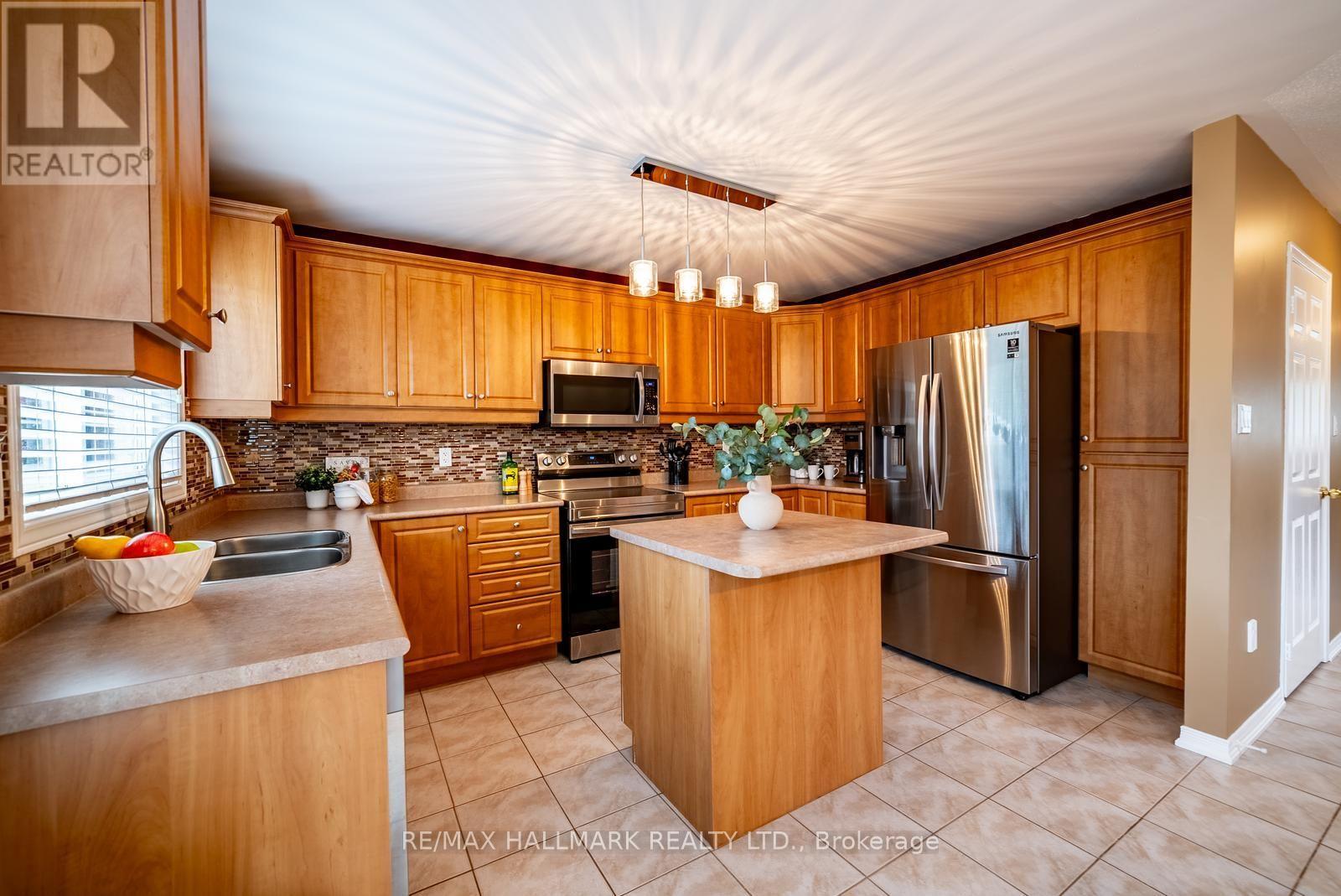 25 Starr Crescent, Aurora, Ontario L4G 7X3 - Photo 12 - N13672030