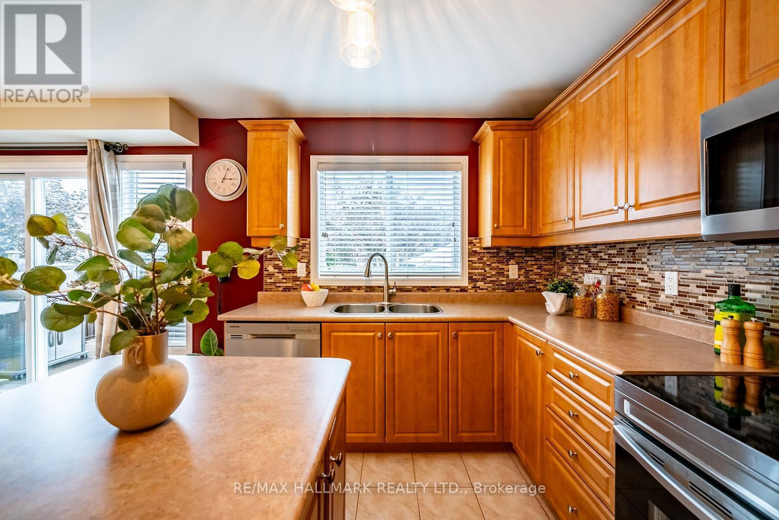 25 Starr Crescent, Aurora, Ontario L4G 7X3 - Photo 14 - N13672030