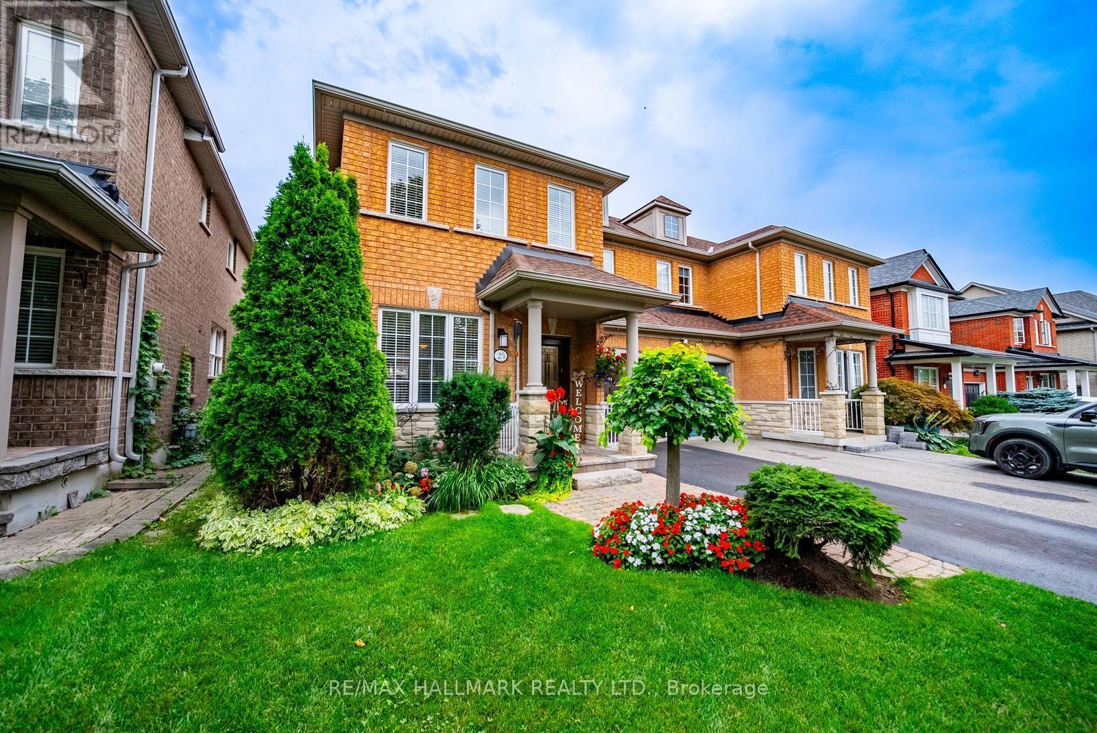 25 Starr Crescent, Aurora, Ontario L4G 7X3 - Photo 2 - N13672030