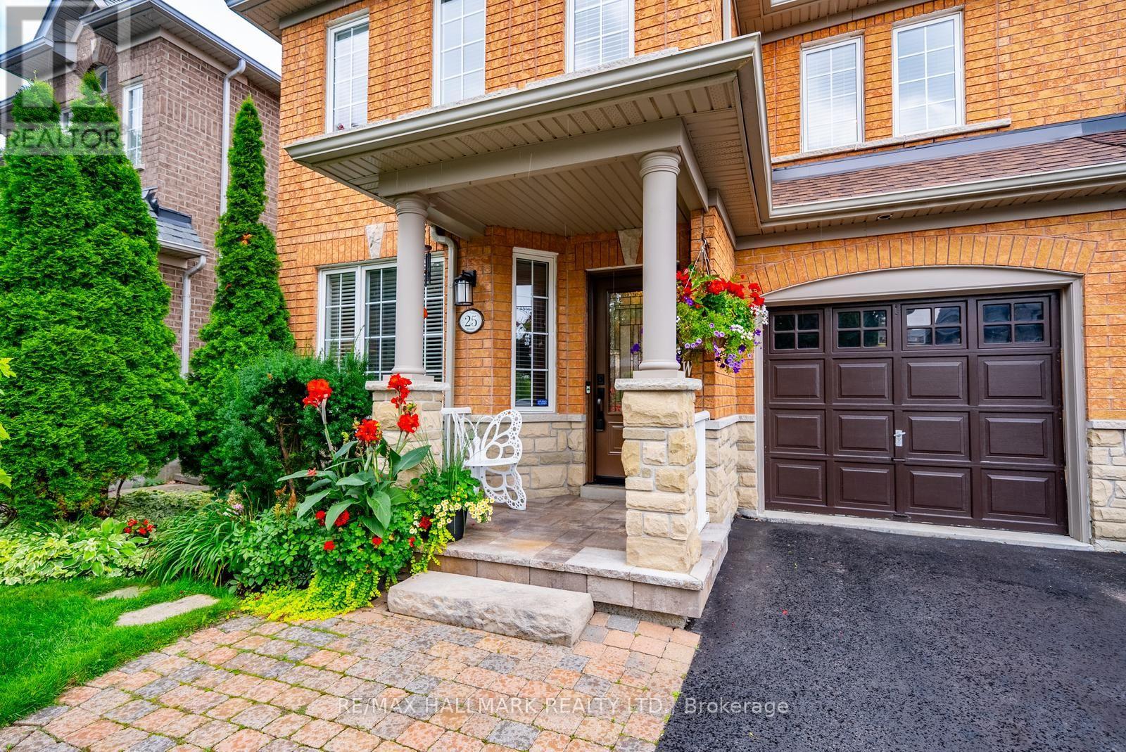 25 Starr Crescent, Aurora, Ontario L4G 7X3 - Photo 4 - N13672030