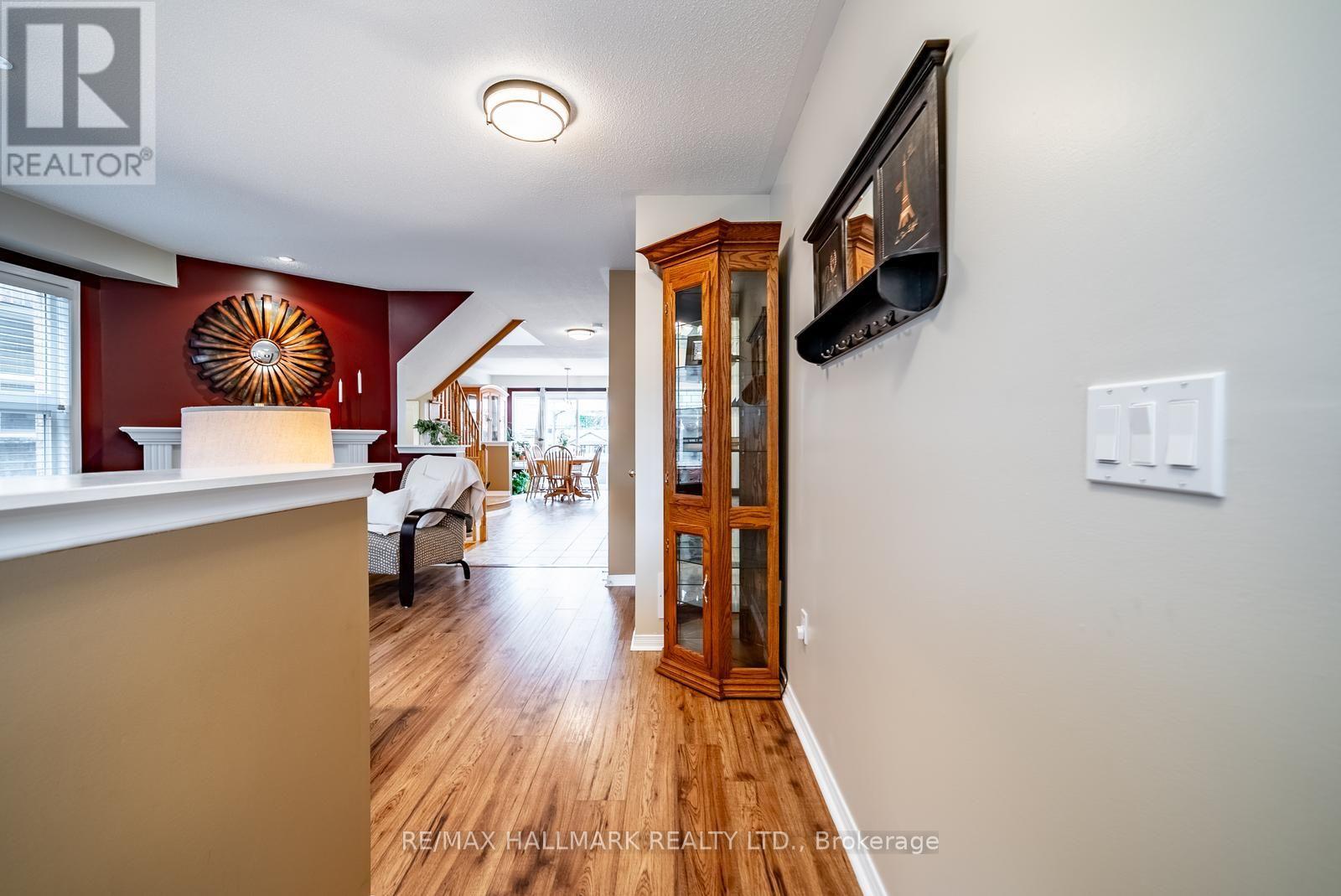 25 Starr Crescent, Aurora, Ontario L4G 7X3 - Photo 8 - N13672030