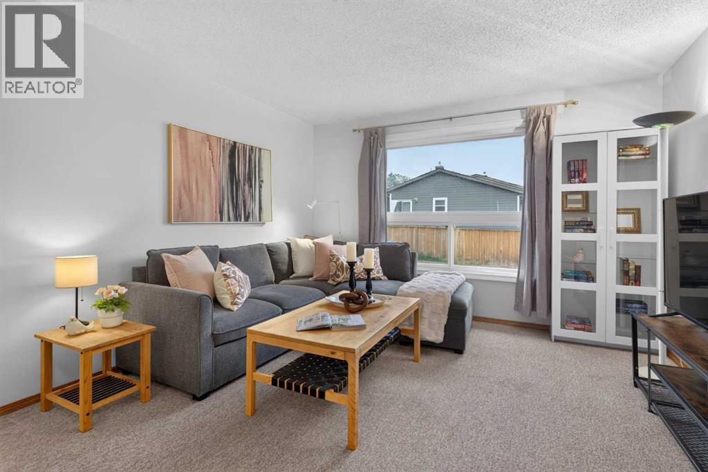 179 Pinecliff Close Ne, Calgary, Alberta  T1Y 4N4 - Photo 2 - A2331687