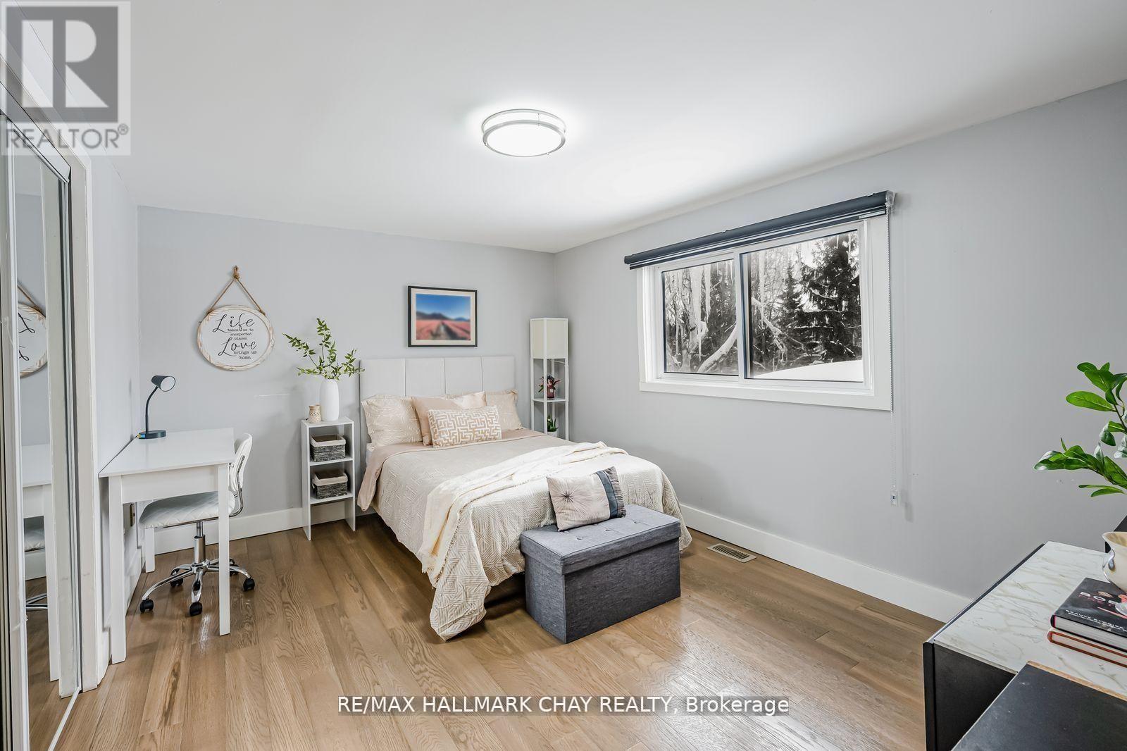 17 Walker Avenue, Orillia, Ontario  L3V 6G8 - Photo 10 - S13671826