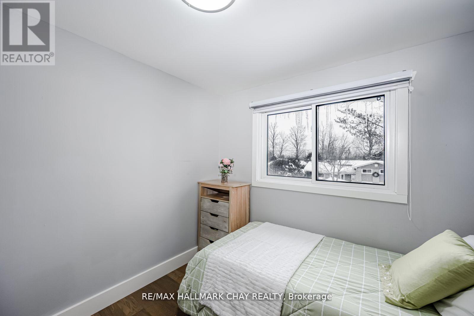 17 Walker Avenue, Orillia, Ontario  L3V 6G8 - Photo 11 - S13671826
