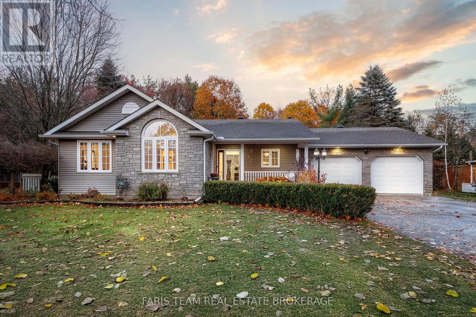 21 Maryjane Road, Tiny, Ontario  L0L 2T0 - Photo 2 - S13671904
