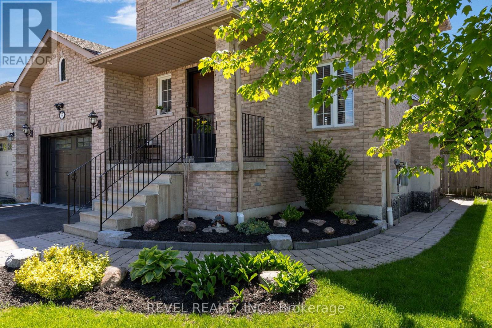 69 Stephanie Lane, Barrie, Ontario  L4N 0V9 - Photo 4 - S13671940