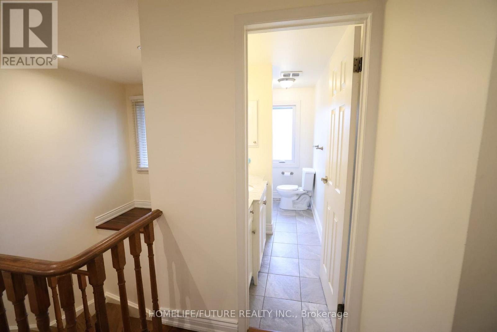 6320 Millers Grove, Mississauga, Ontario L5N 3H7 - Photo 4 - W13671818