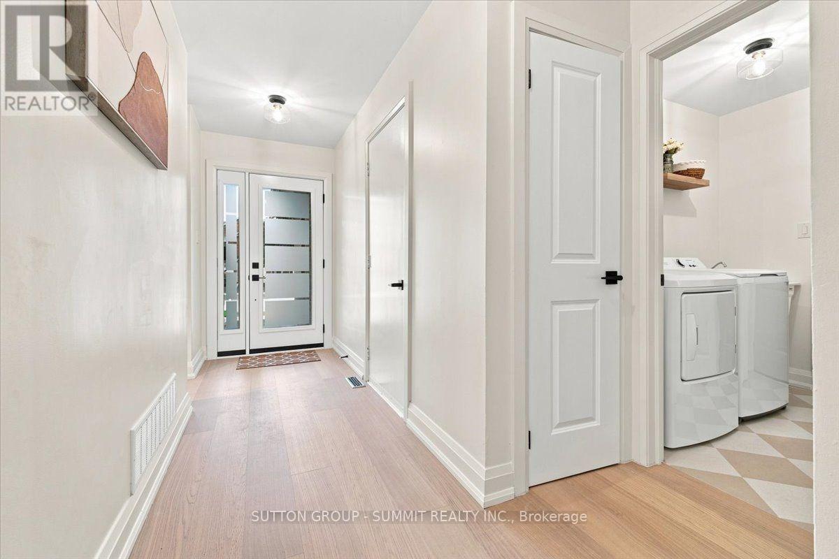 2020 Chrisdon Road, Burlington, Ontario L7M 3W8 - Photo 4 - W13671838