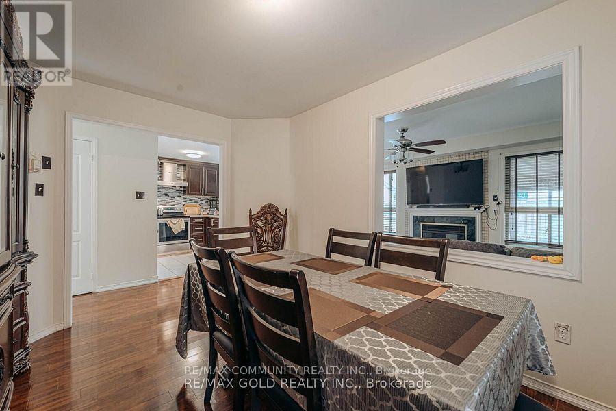 10 Squirreltail Way, Brampton, Ontario  L6R 1X4 - Photo 3 - W13671848