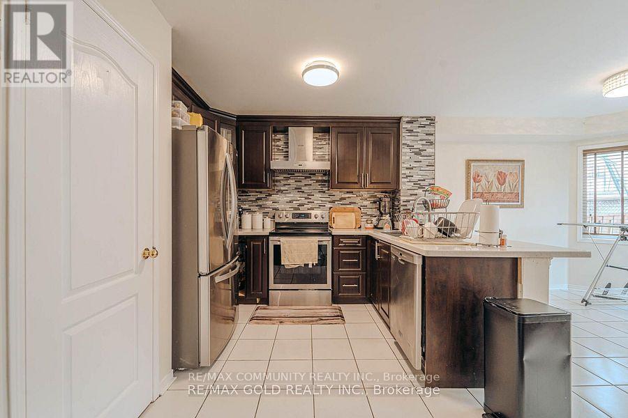 10 Squirreltail Way, Brampton, Ontario  L6R 1X4 - Photo 7 - W13671848