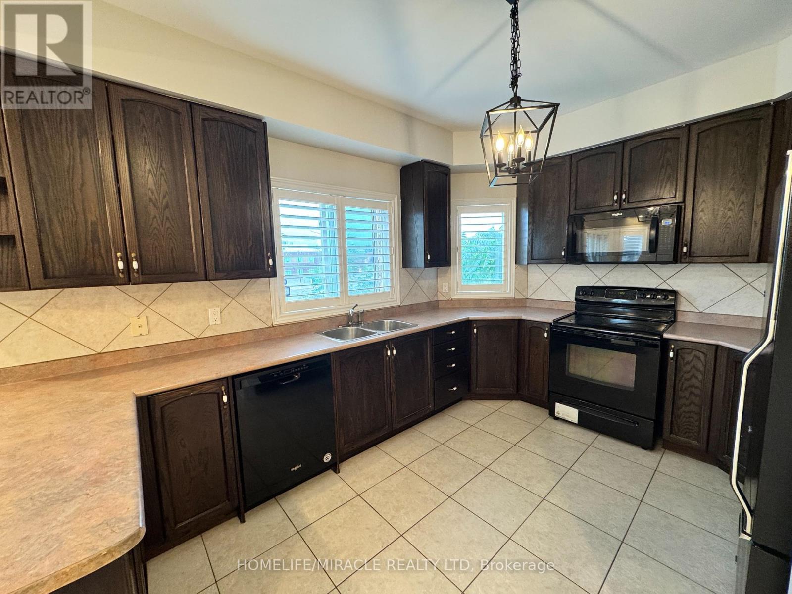6 Sweet Briar Lane, Brampton, Ontario  L6Z 4V3 - Photo 14 - W13671916