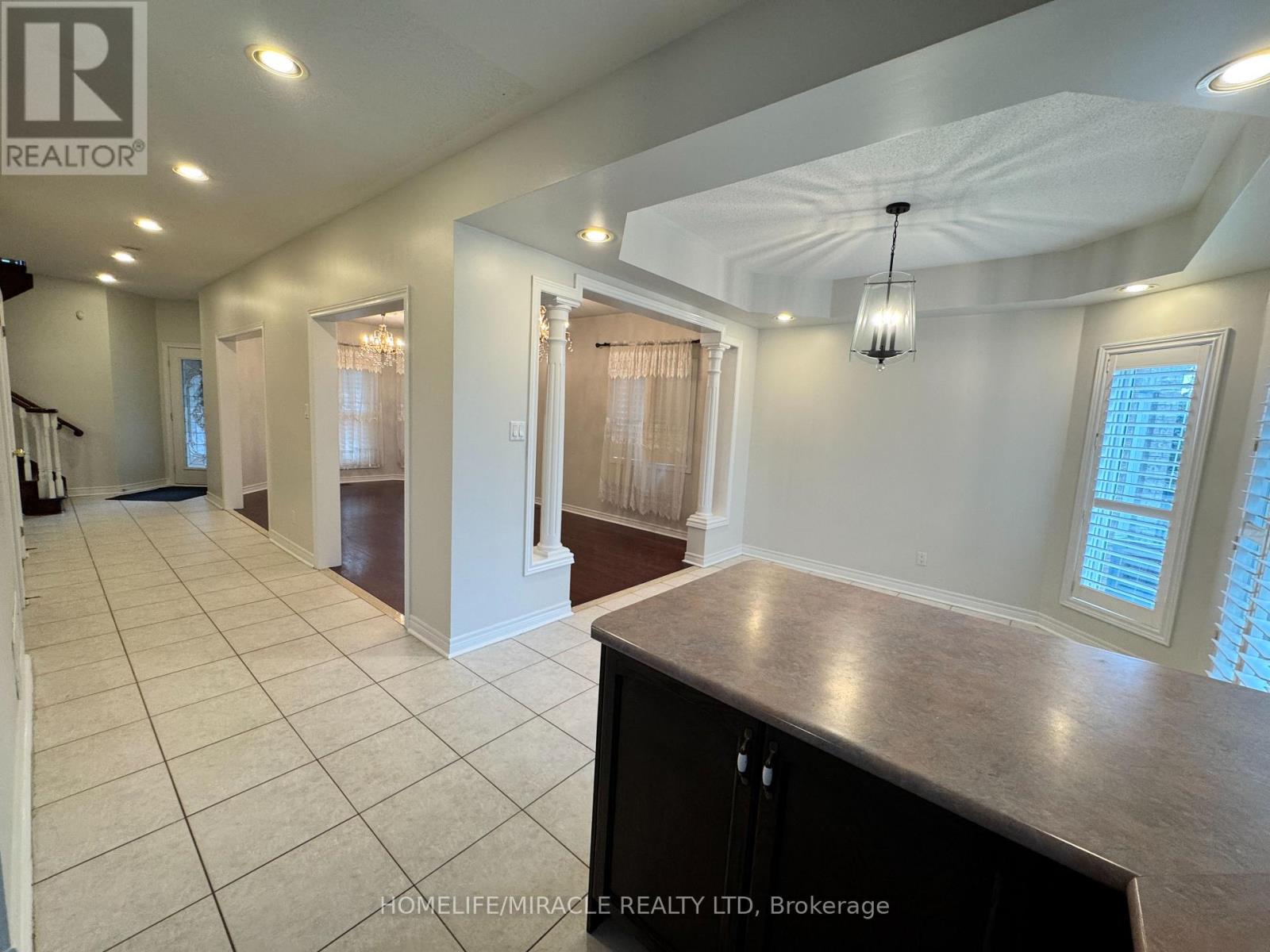 6 Sweet Briar Lane, Brampton, Ontario  L6Z 4V3 - Photo 15 - W13671916