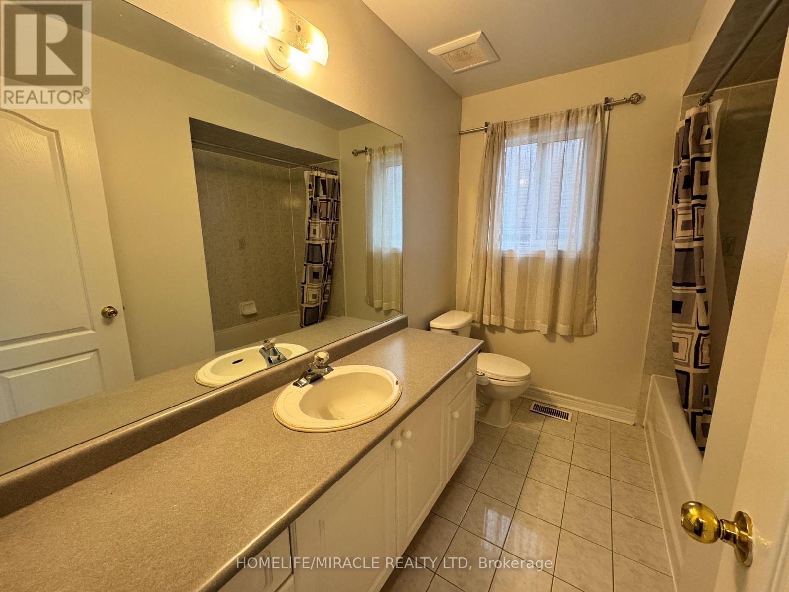 6 Sweet Briar Lane, Brampton, Ontario  L6Z 4V3 - Photo 23 - W13671916