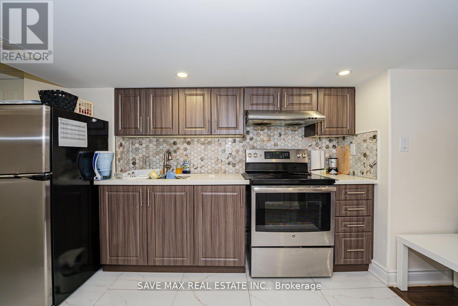 Basement - 20 Desert Garden Drive, Brampton, Ontario  L7A 4V4 - Photo 4 - W13671934
