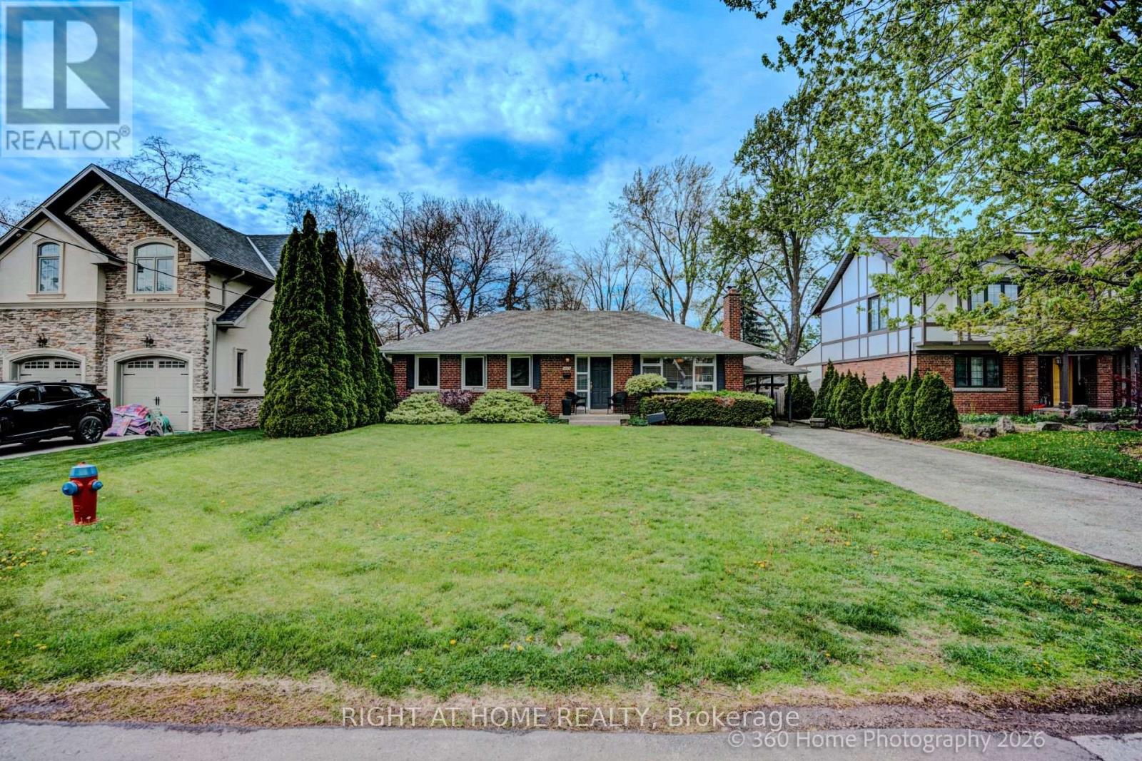 1493 Constance Drive, Oakville, Ontario L6J 2T8 - Photo 1 - W13672014