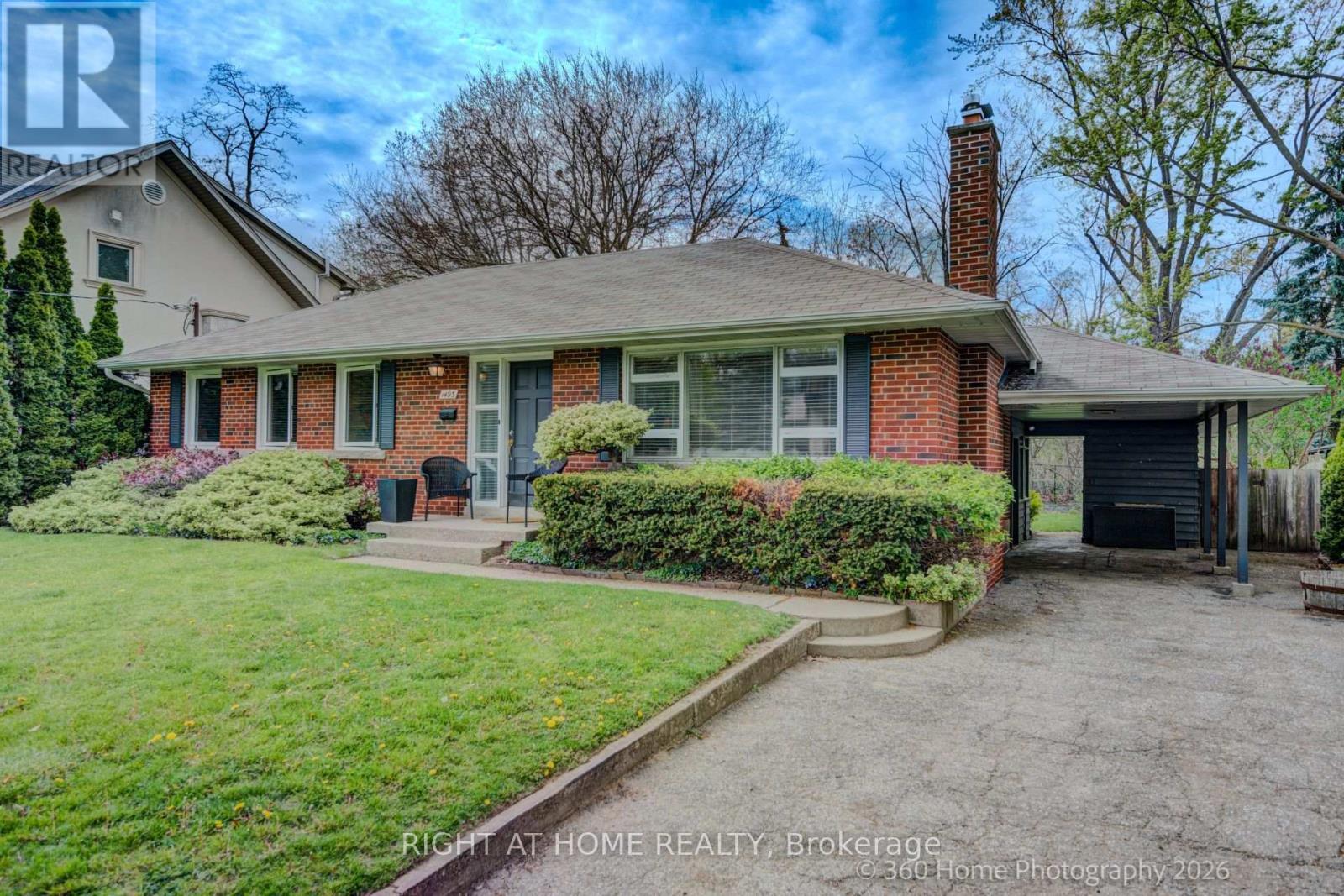 1493 Constance Drive, Oakville, Ontario L6J 2T8 - Photo 2 - W13672014