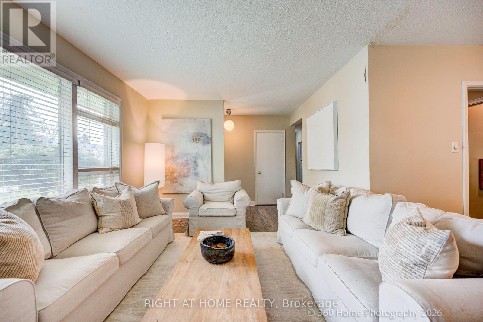1493 Constance Drive, Oakville, Ontario L6J 2T8 - Photo 7 - W13672014