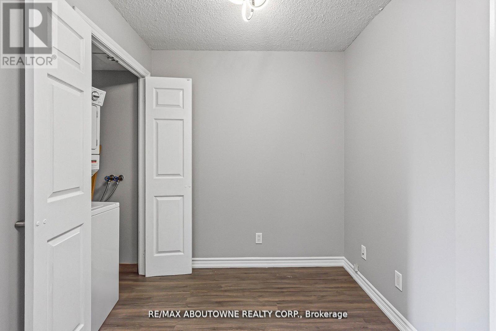 401 - 310 Burnhamthorpe Road W, Mississauga, Ontario  L5B 4P9 - Photo 6 - W13672042
