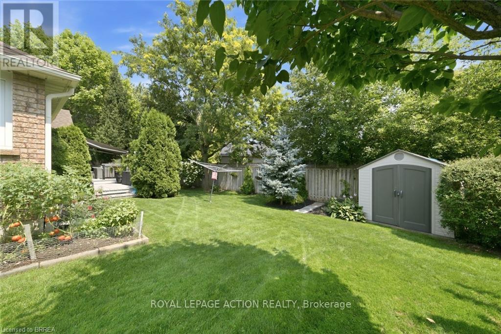 37 Mc Intosh Court, Brantford, Ontario  N3R 7Y1 - Photo 33 - X13671892