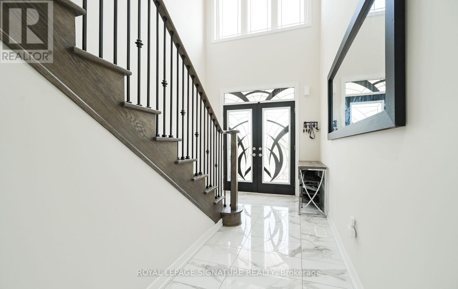 56 Lilac Circle, Haldimand, Ontario  N3W 0H6 - Photo 2 - X13672046
